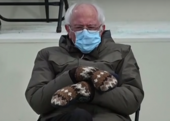 Na inauguracji prezydenta Joe Bidena pojawiło się wiele osobistości, wśród nich znalazł się senator Bernie Sanders i jego rękawiczki.