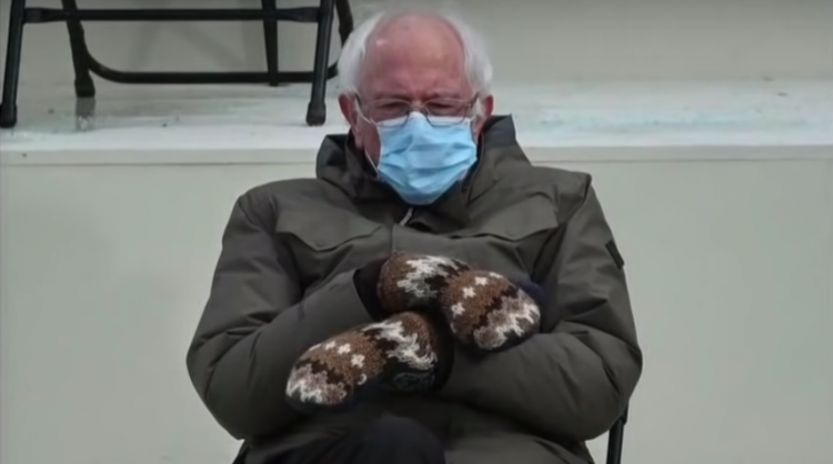 Na inauguracji prezydenta Joe Bidena pojawiło się wiele osobistości, wśród nich znalazł się senator Bernie Sanders i jego rękawiczki.