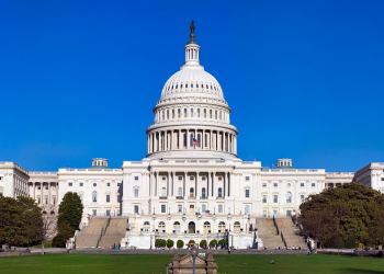 USA: Nastolatek doniósł FBI na swojego ojca, który planował atak na Kapitol. Zrobił to już na kilka tygodni przed tragicznymi wydarzeniami.