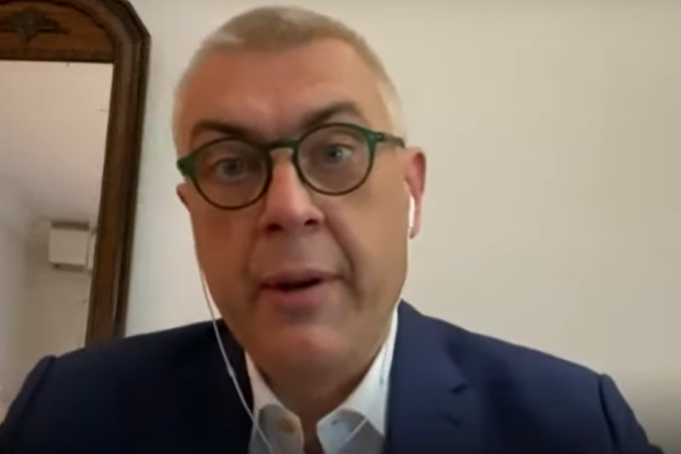 Roman Giertych w swoim wpisie wieszczy rychły koniec rządów PiS i przegraną w najbliższych wyborach, zdradził także plan Tuska na powrót.