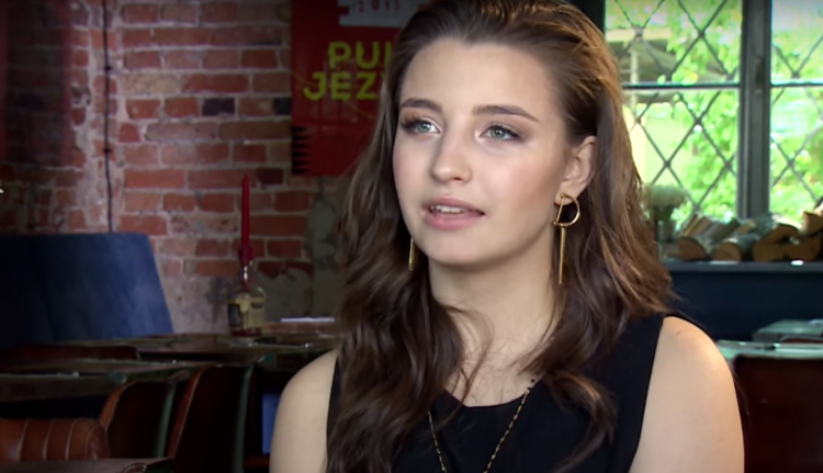 Julia Wieniawa chwali się fanom w serwisie Instagram jak będzie wyglądał jej dom za 2 miliony, który kupiła na Żoliborzu.