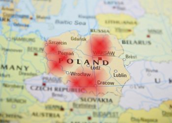 Rząd przedłużył obowiązujące obostrzenia do 31 stycznia, w związku z tym w serwisie Twitter ruszyła akcja #otwieraMY, która nawołuje do buntu