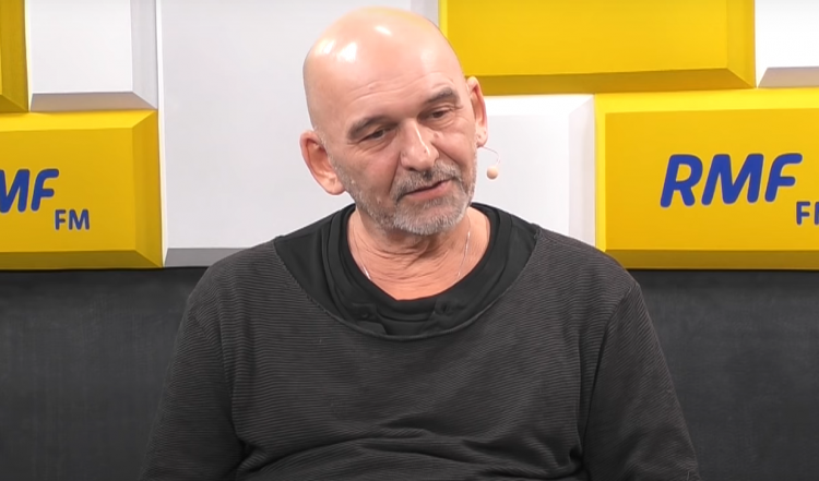 Mariusz Czajka znalazł się ostatnio w tragicznej sytuacji, apelował o pieniądze na pogrzeb matki, jednak zbiórka zakończyła się sukcesem.