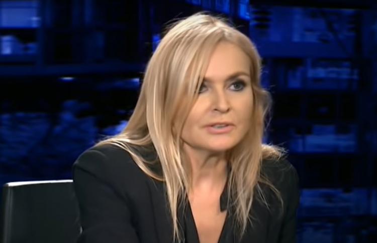 Prowadząca program "Kropka Nad I", dziennikarka Monika Olejnik ostrzega na swoim profilu w serwisie Instagram przed oszustami.