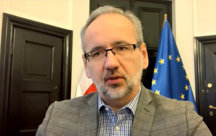 Adam Niedzielski podkreślił, że jeszcze nie wiadomo jakie obostrzenia przeciw COVID-19 zostaną wprowadzone po 17 stycznia.