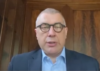 Sprawa Romana Giertycha: Poznańska prokuratura obstąpiła od lustracji kont bankowych znanego adwokata w związku z głośną aferą Polnordu.