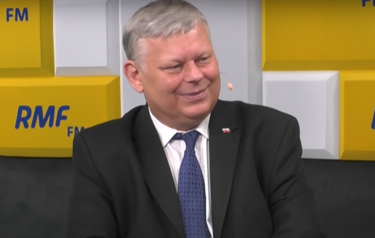 Ewa Szarzyńska zabrała głos po publikacjach jakich dopuścił się na Twitter Marek Suski, poseł utrzymuje, że wysyłała mu półnagie zdjęcia.