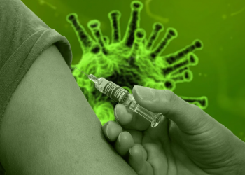 Włochy: Masowe szczepienia na półwyspie apenińskim, zaszczepiona lekarka musiała zostać hospitalizowana, jest chora na koronawirusa COVID-19.