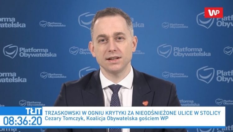 TVP Info puściła materiał o Rafale Trzaskowskim okraszając go paskiem "Trzaskowski nie radzi sobie ze śniegiem", Cezary Tomczyk nie wytrzymał