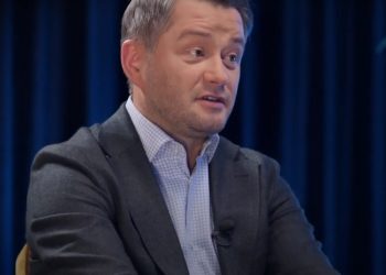 Jarosław Kuźniar wywołał skandal mocnym wpisem w serwisie Twitter, ciężko chore dzieci określił jako karykatura człowieka