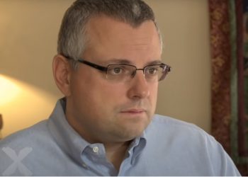 Marcin Wrona, dziennikarz stacji TVN jest w szpitalu, zdjęcie z podłączoną kroplówką oraz krótki komentarz umieścił na Twitterze