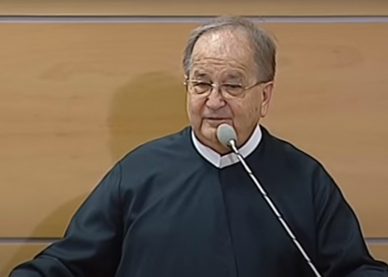 Okazuje się, że Tadeusz Rydzyk i jego Radio Maryja, a także Telewizja Trwam otrzymują olbrzymie rządowe dotacje. Pieniądze płyną strumieniem.