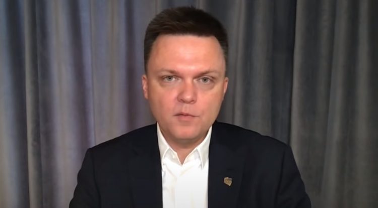 Szymon Hołownia odniósł się do rozmów jakie Jarosław Gowin (Porozumienie) miał prowadzić z opozycją. Były dziennikarz TVN pogrąża polityka