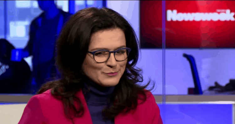 W centrum Gdańska, w parku przy al. Zwycięstwa wycięto dziesięć prawie stuletnich drzew, robotnicy przekonywali, że mają zgodę Aleksandry Dulkiewicz. Na miejscu interweniowała policja uznając wycinkę za nielegalną. Prace w końcu udało się zatrzymać.