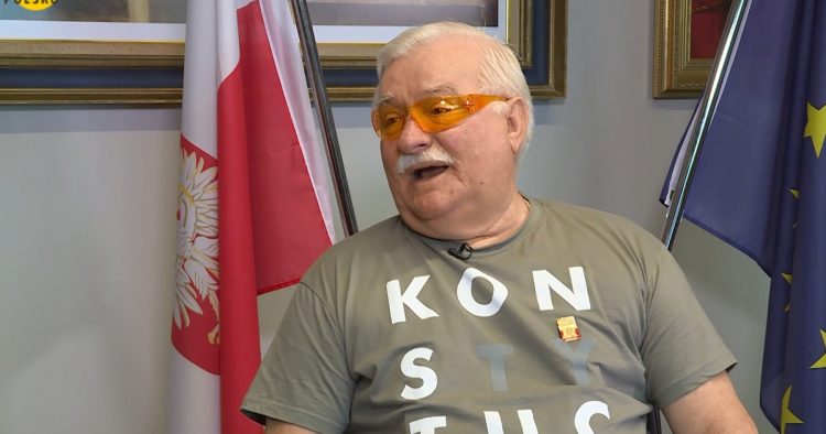 Lech Wałęsa w serwisie Facebook stwierdził, że Jarosław Kaczyński powinien zostać "fizycznie usunięty" z polityki.