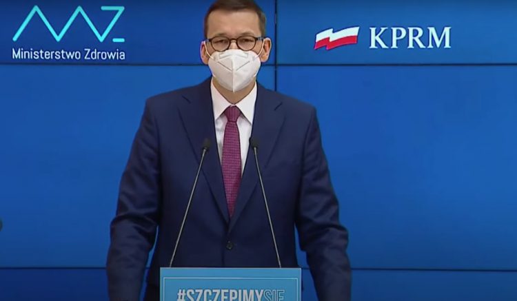 Konferencja Mateusza Morawieckiego: premier przedstawił nowe obostrzenia oraz powiedział czy zostanie wprowadzony stan wyjątkowy w Polsce