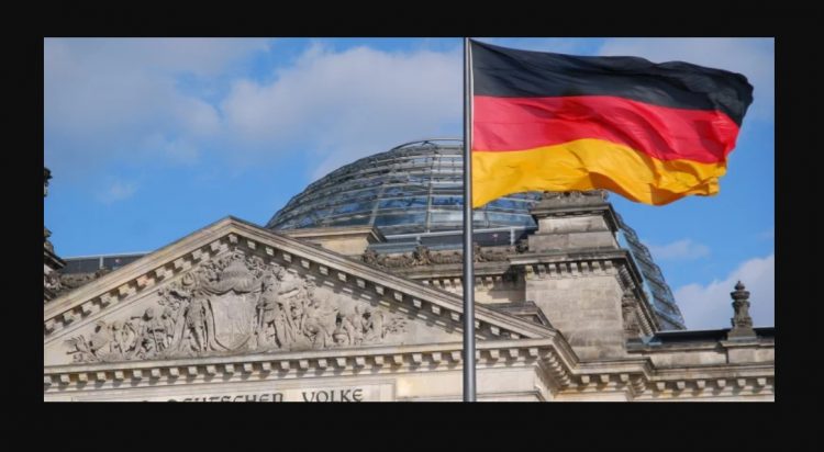 Niemiecki ekspert stwierdził, że Niemcy chciały, aby Polska po transformacji była krajem taniej siły roboczej i Niemcom się to udało