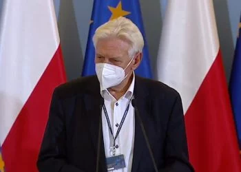 Andrzej Horban udzielił wywiadu, w którym powiedział czy Polskę czeka całkowity lockdown oraz kiedy to może nastąpić. Niepokojące słowa