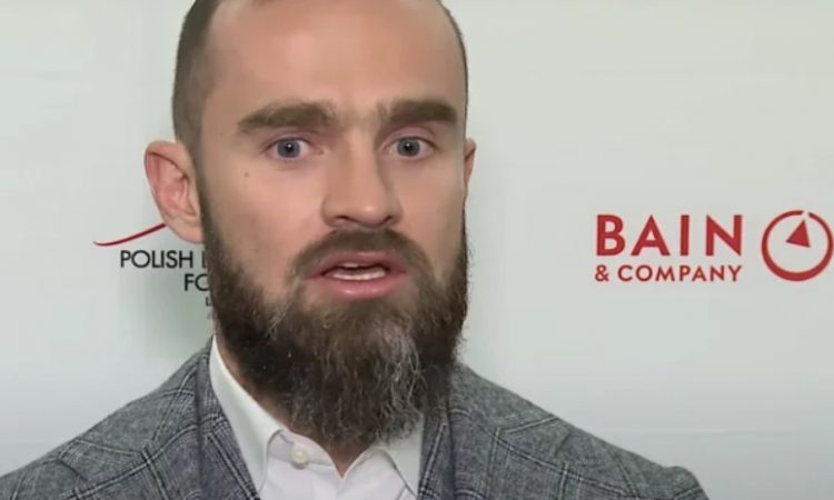 Ponad tysiąc osób wzięło udział w Trilsolation Challenge kręcąc kilometry na rozbudowę szpitala, Sebastian Kulczyk przekazał milion złotych.