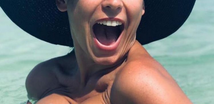 Mucha szokuje! Teraz pokazała wszystko. Panom się bardzo spodoba