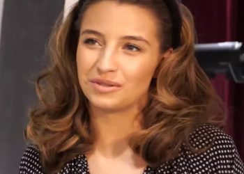 Julia Wieniawa przebywa na egzotycznych wakacjach, podzieliła się z fanami zdjęciami w serwisie Instagram, wylał się na nią hejt.