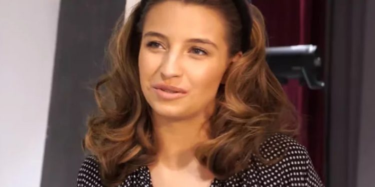 Julia Wieniawa przebywa na egzotycznych wakacjach, podzieliła się z fanami zdjęciami w serwisie Instagram, wylał się na nią hejt.