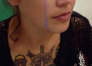 Horror! Zrobił jej to tatuażysta. Boli na sam widok! (Zdjęcie)