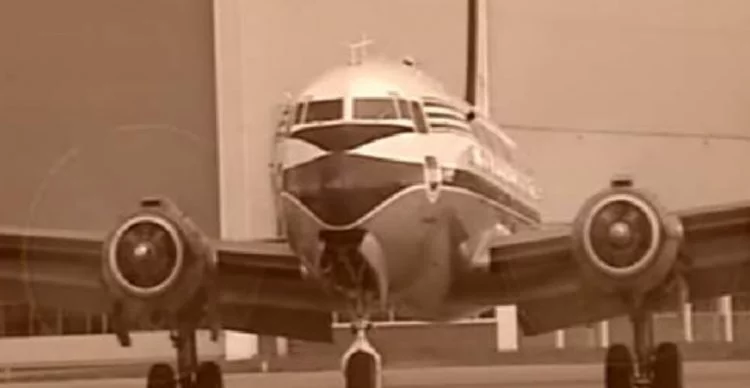 Samolot, który zniknął w 1955 roku, wylądował po 37 latach!