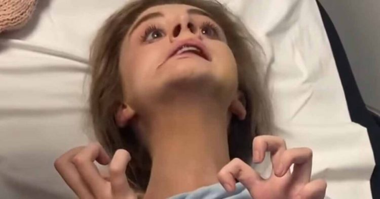 Wypiła drinka w klubie, chwilę później zaczęły się z nią dziać dziwne rzeczy. Zamieszczone wideo pochodzi z oddziału ratunkowego.