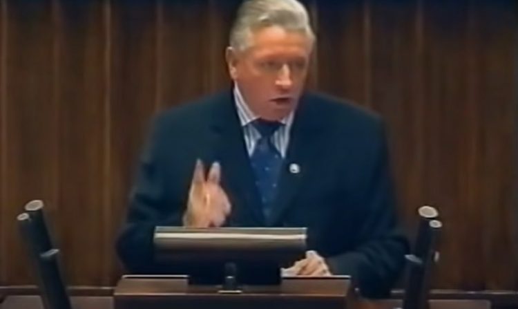 Mało kto wierzy, że kilka lat temu Andrzej Lepper odebrał sobie życie w wyniku osobistych problemów.Jaka jest prawda?