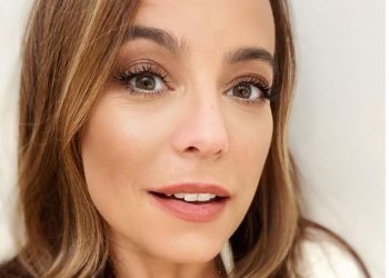 Anna Mucha ponownie wystawia swoje zdjęcia nago w serwisie Instagram. Gwiazda elektryzuje swoich fanów na popularnym portalu