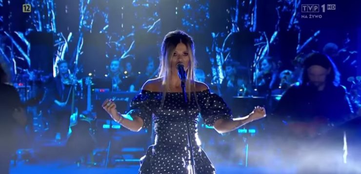 Co za głos! Wersja Dody zmiażdżyła oryginał! (wideo)