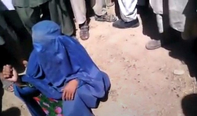 Duszone, palone żywcem, rozszarpywane przez psy. Wojna o której świat milczy