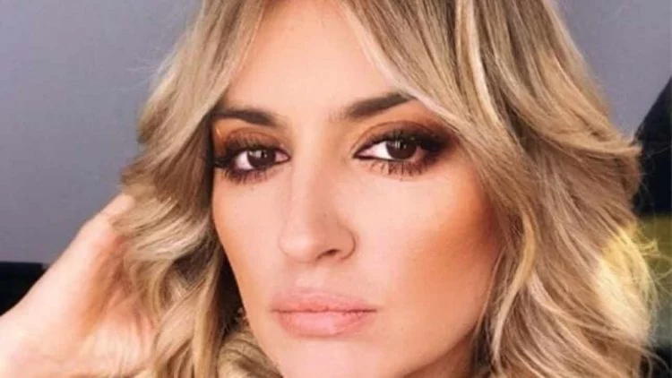 Karolina Szostak na Instagram wrzuciła swoje zdjęcie z wakacji które może sugerować, że jest nago lub topless