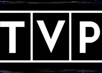 Uzbrojony napastnik wtargnął podczas programu na żywo w TVP i wziął zakładnika. Wszystkich zmroziło (wideo)