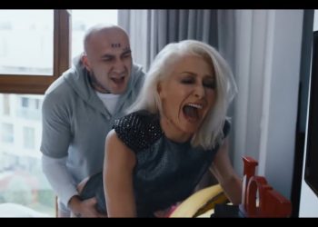 Efekt jest komiczny i czasem… tragiczny. Pijana Warnke jest na to najlepszym dowodem. Drunk History w pigułce. Okropność