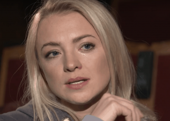 Wiadomość dostała gdy była w pracy.  Jak to usłyszała, wybiegła z płaczem