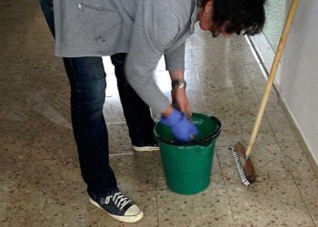 List sprzątaczki robi furorę w sieci. Ludzie masowo udostępniają sobie to co kobieta postanowiła wyznać odchodząc na emeryturę.