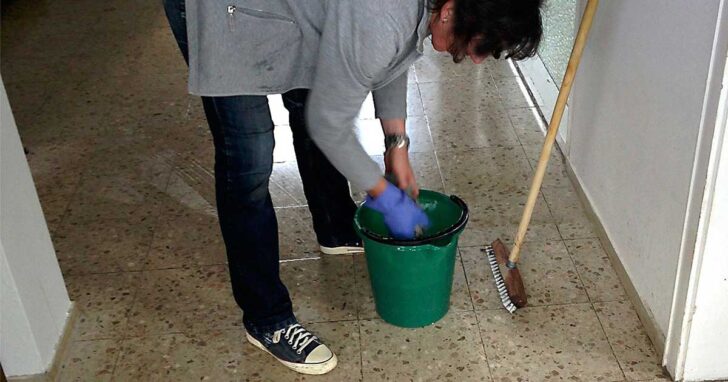 List sprzątaczki robi furorę w sieci. Ludzie masowo udostępniają sobie to co kobieta postanowiła wyznać odchodząc na emeryturę.