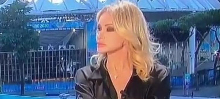 Naga wpadka podczas transmisji Euro 2020! Nagle rozchyliła nogi i wszyscy to zobaczyli