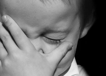 2-latka była zgwałcona i poraniona. Jej matka wszystkiego się wyparła, ale nie wiedziała że została nagrana… Porażające