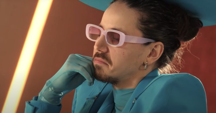 Michał Szpak wywołał kolejny skandal, długo zastanawiano się jaka jest jego orientacja, teraz wszystko wyznał. Dla wielu to szok