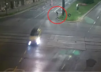 Patryk P., syn gwiazdy programu "Królowe Życia" zginął w tragicznym wypadku rozbijając samochód. Śmierć poniosły 4 osoby.