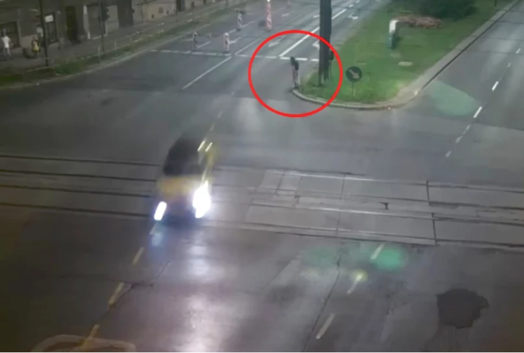 Patryk P., syn gwiazdy programu "Królowe Życia" zginął w tragicznym wypadku rozbijając samochód. Śmierć poniosły 4 osoby.