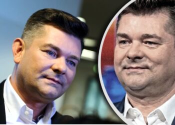 Zenek Martyniuk, lider zespołu Akcent i gwiazda disco polo, został ostatnio przyłapany przez paparazzich na warszawskim lotnisku Okęcie.