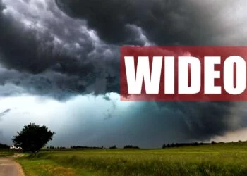 Nawałnice nad Polską. Od samego rana przez Polskę przetaczają się potężne nawałnice, przynosząc intensywne opady, silny wiatr i burze