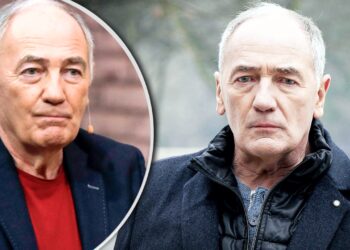 Karol Strasburger, od trzech dekad prowadzący popularny teleturniej TVP "Familiada", podjął trudną, lecz ważną decyzję. Fani są niepocieszeni