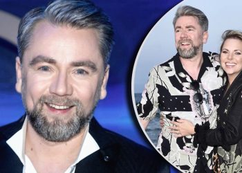 Kuba Badach, ceniony polski wokalista i producent muzyczny, nie zwalnia tempa. Ostatnie miesiące przyniosły mu wiele zmian. W tym właśnię tę