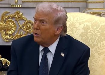 Donald Trump ponownie zaostrzył ton wobec Hiszpanii i wrócił do gróźb dotyczących handlu. Prezydent USA zarzuca Madrytowi brak realnej współpracy przy działaniach związanych z konfliktem z Iranem. Wypowiedzi padły mimo wcześniejszych zapewnień Białego Domu, że Hiszpania współpracuje z amerykańskim wojskiem.